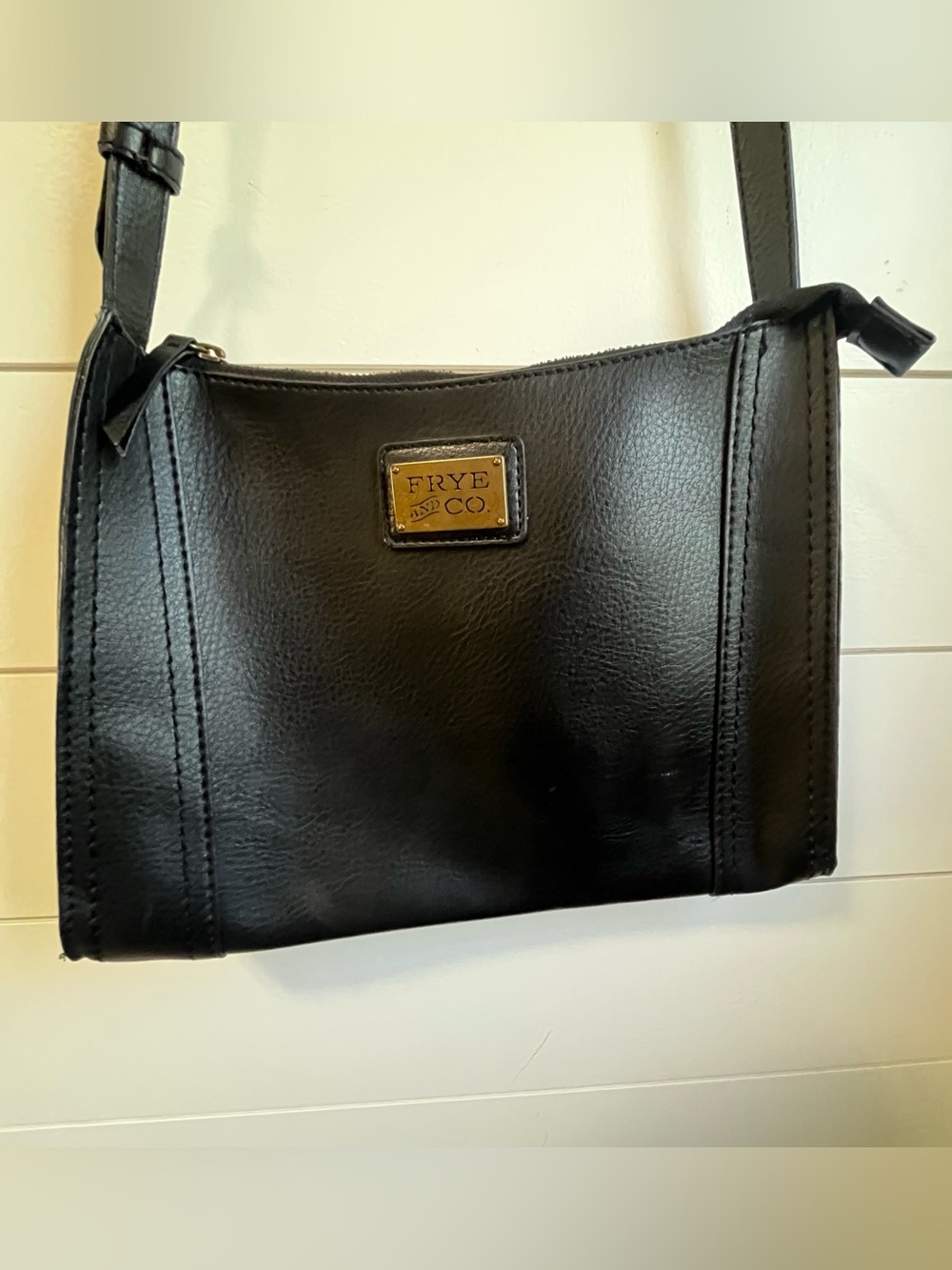 ✨FRYE AND CO. Black Soft Pebbled Minimalist Timeless Crossbody Bag Purse ✨